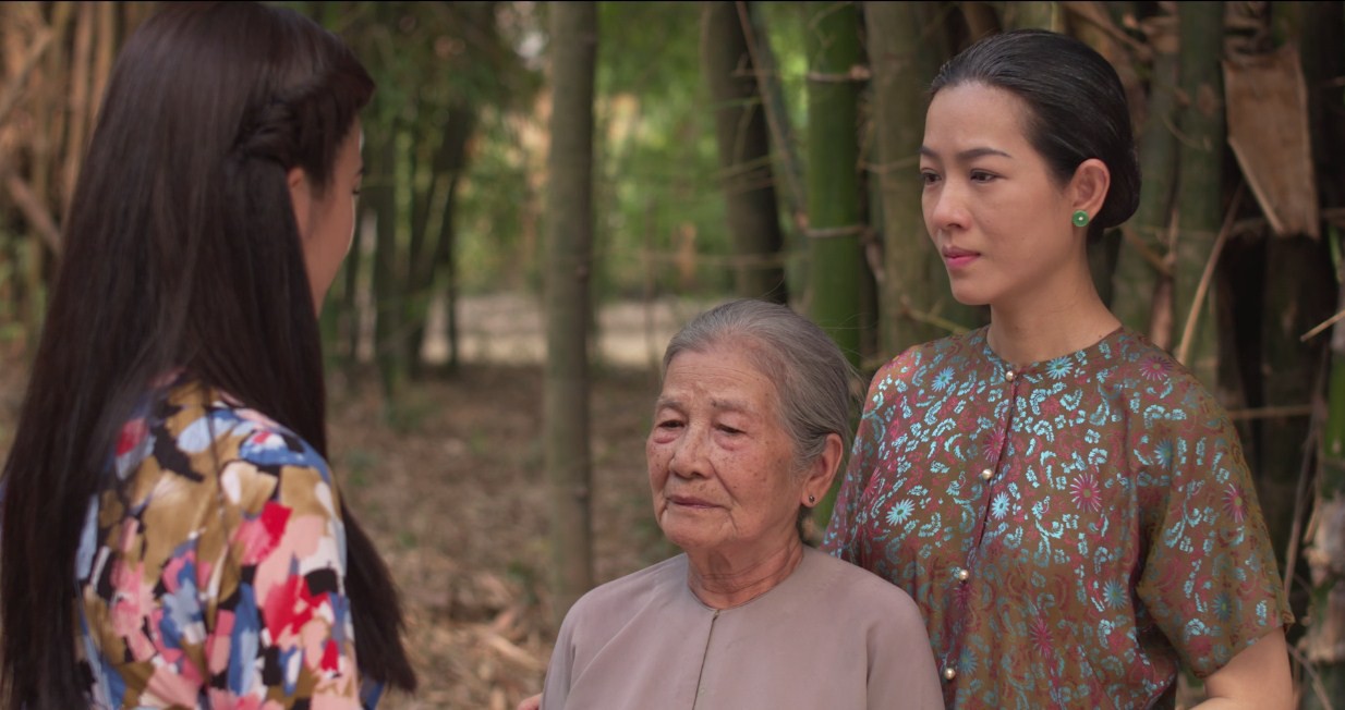 Mộng Phù Hoa: Vừa trở lại Sài Gòn, Ba Trang đã rơi vào cảnh tiền hết, tình tan Mộng Phù Hoa: Vừa trở lại Sài Gòn, Ba Trang đã rơi vào cảnh tiền hết, tình tan